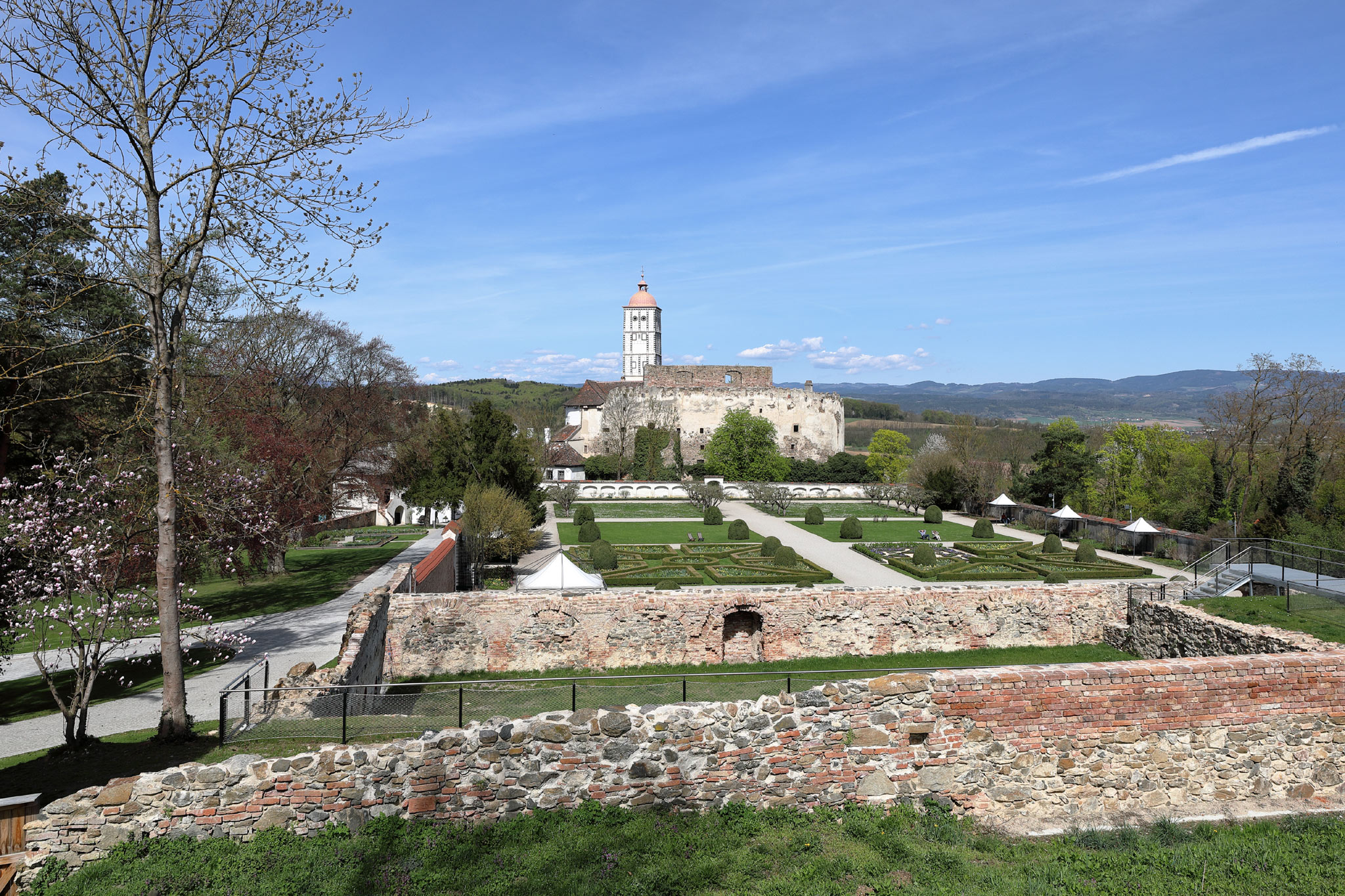 Schallaburg (Photo license: CC-BY-SA 4.0)